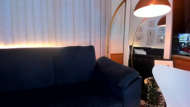 mila  vega online show from July 31, 4:34 am