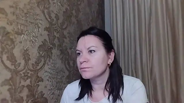 Lauralison online show from August 6, 9:17 pm