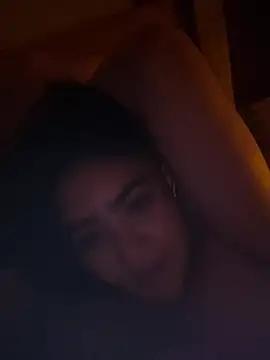 Snapshot of 05susy chatting on June 23, 4:43 am 05susy online show from June 23, 4:43 am