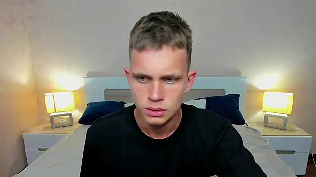 m0neyken online show from June 24, 1:37 am