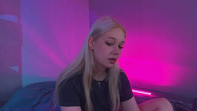 Snapshot of MichelleMargiela chatting on June 30, 3:29 am MichelleMargiela online show from June 30, 3:29 am