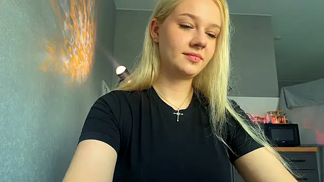 Snapshot of MichelleMargiela chatting on August 2, 2:54 am MichelleMargiela online show from August 2, 2:54 am