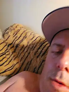 Snapshot of heterohotguy78 chatting on June 28, 7:20 pm heterohotguy78 online show from June 28, 7:20 pm
