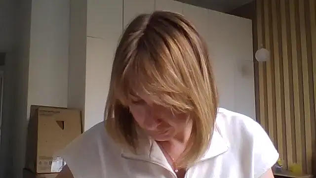 Snapshot of Deloriada chatting on July 5, 10:22 am Deloriada online show from July 5, 10:22 am