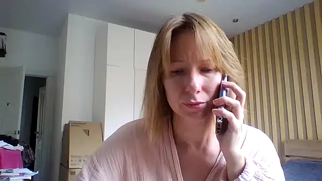 Snapshot of Deloriada chatting on July 23, 7:28 am Deloriada online show from July 23, 7:28 am