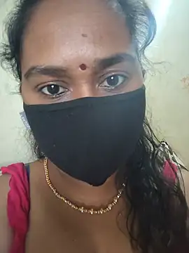Snapshot of Lundpakadu chatting on July 17, 11:39 am Lundpakadu online show from July 17, 11:39 am