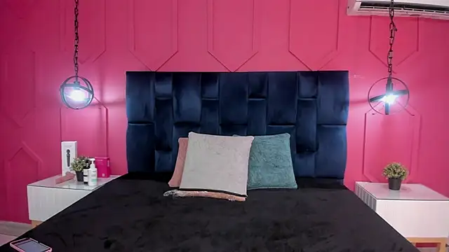 Snapshot of Clohe_blossom chatting on June 24, 7:24 pm Clohe blossom online show from June 24, 7:24 pm