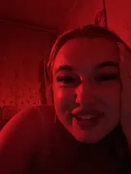 Snapshot of lyalyalii chatting on June 23, 6:28 pm lyalyalii online show from June 23, 6:28 pm