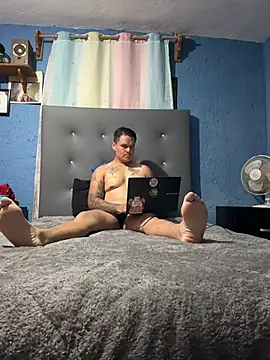 LatinoLeones online show from August 5, 4:26 am