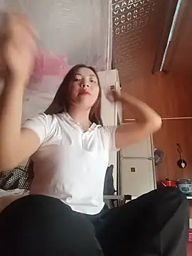 Snapshot of -Le_Miu-01 chatting on July 5, 7:48 am -Le Miu-01 online show from July 5, 7:48 am
