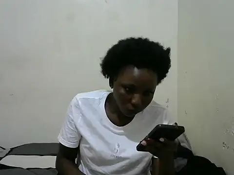 Snapshot of Qcmadonna chatting on August 5, 10:07 am Qcmadonna online show from August 5, 10:07 am