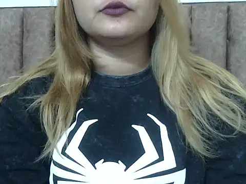 Sexyy Sana online show from July 2, 7:31 pm