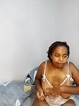 Snapshot of CurvyCharmsTush chatting on June 30, 8:43 pm CurvyCharmsTush online show from June 30, 8:43 pm