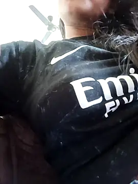Snapshot of avii5 chatting on August 2, 8:13 am avii5 online show from August 2, 8:13 am