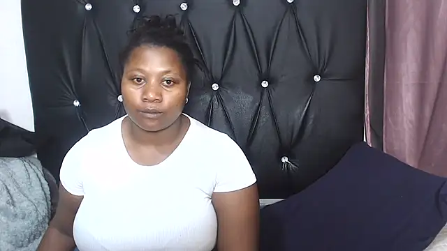 Snapshot of Cleo_Ice-Queen chatting on July 12, 5:59 pm Cleo Ice-Queen online show from July 12, 5:59 pm