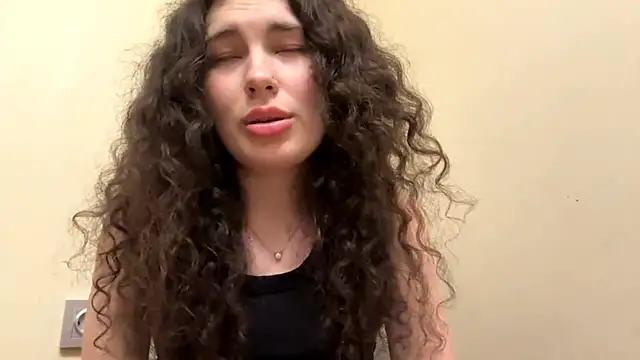 Snapshot of runawyin chatting on June 28, 7:09 pm runawyin online show from June 28, 7:09 pm