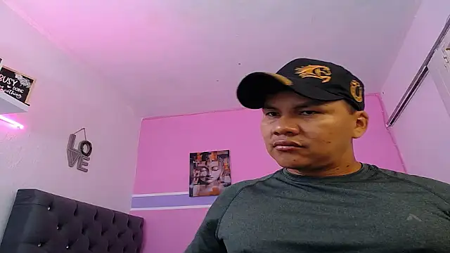 Snapshot of fuego_moro chatting on June 24, 6:51 pm fuego moro online show from June 24, 6:51 pm