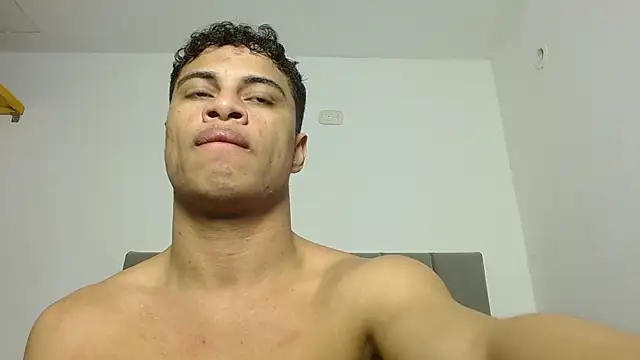 Snapshot of Jose_And_Daniel chatting on August 8, 4:47 am Jose And Daniel online show from August 8, 4:47 am