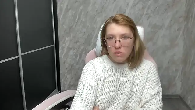 Reginasmilee online show from February 24, 2:51 am