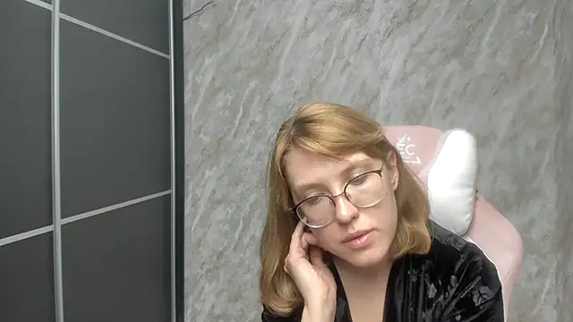 Reginasmilee online show from February 27, 5:58 pm