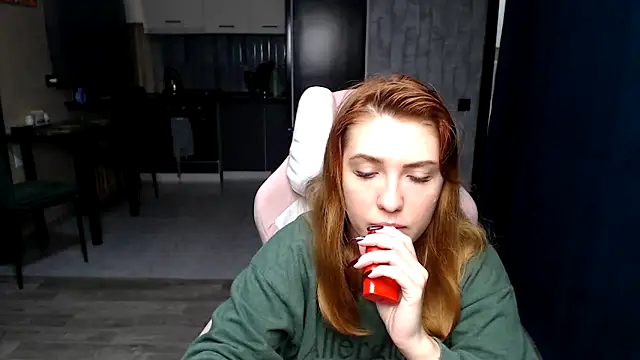 Reginasmilee online show from October 31, 2:34 am