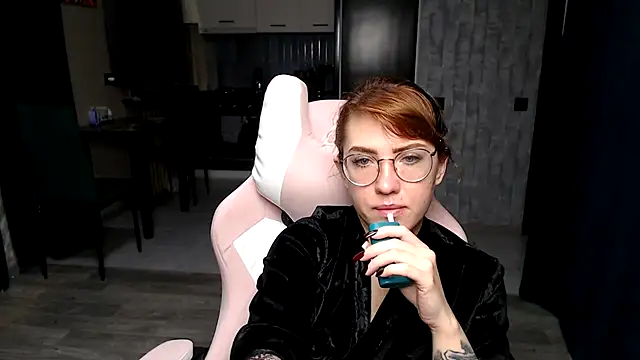 Reginasmilee online show from November 13, 1:26 am