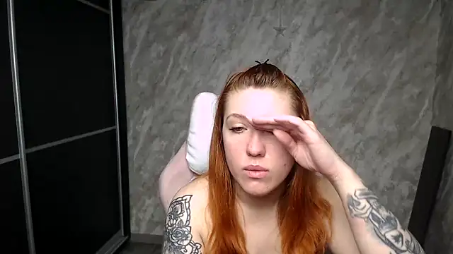 Reginasmilee online show from February 18, 2:40 am