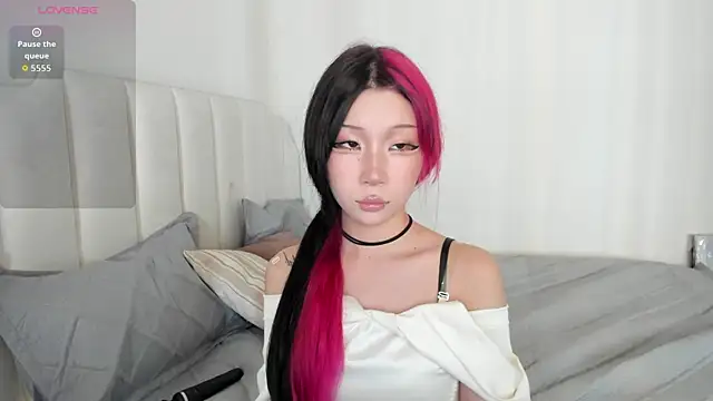 Snapshot of lilithvane chatting on July 10, 4:17 am lilithvane online show from July 10, 4:17 am