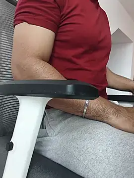8inch hunk19 online show from August 4, 6:05 am