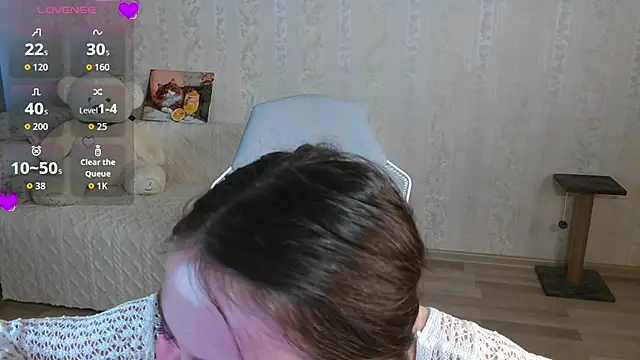 Lunni 03 online show from August 9, 1:49 pm