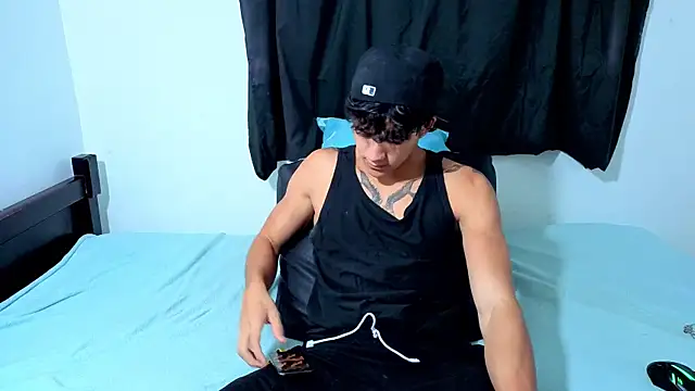 Snapshot of Noah__Dick chatting on July 10, 5:56 am Noah Dick online show from July 10, 5:56 am