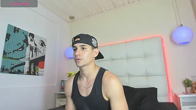Jamexxx1  online show from July 18, 9:18 pm