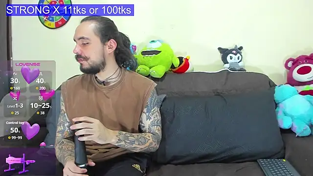 Snapshot of Redrum_ chatting on June 28, 8:15 pm Redrum online show from June 28, 8:15 pm