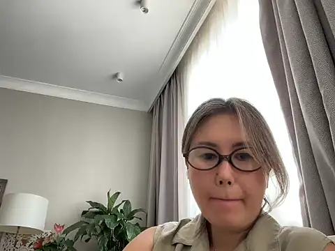 Snapshot of Nivoraja chatting on July 5, 8:43 am Nivoraja online show from July 5, 8:43 am