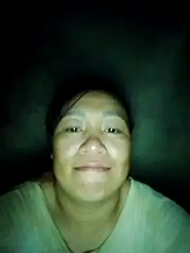 Snapshot of Moon_squirtt chatting on July 7, 4:15 am Moon squirtt online show from July 7, 4:15 am
