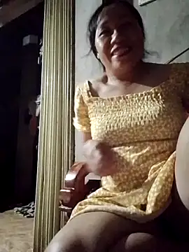 Snapshot of Moon_squirtt chatting on July 22, 1:03 pm Moon squirtt online show from July 22, 1:03 pm