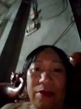 Snapshot of Moon_squirtt chatting on July 27, 2:13 pm Moon squirtt online show from July 27, 2:13 pm