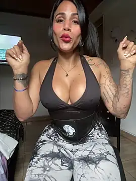 chiquiscaro online show from July 22, 1:36 pm