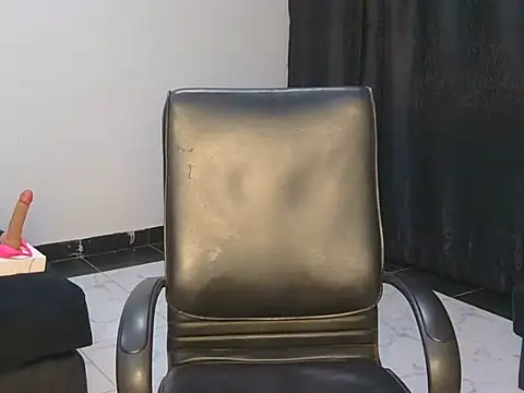 Snapshot of Mysteriousgirrll chatting on June 26, 2:16 am Mysteriousgirrll online show from June 26, 2:16 am