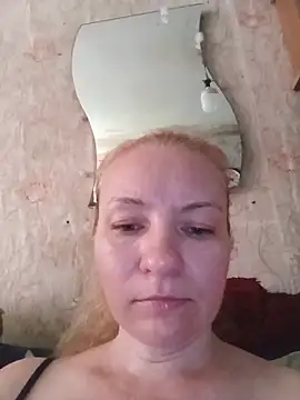 Snapshot of moonlight2311 chatting on July 28, 9:26 am moonlight2311 online show from July 28, 9:26 am