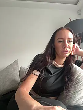 Charming ScarlettX online show from July 3, 7:15 am
