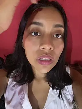 camilainocente69 online show from July 17, 9:30 pm