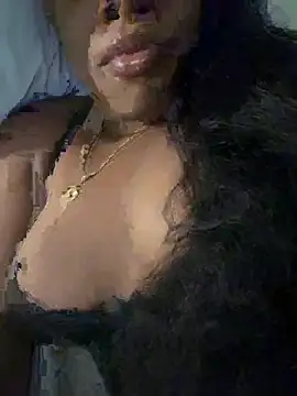 Snapshot of PrettyGirlShay chatting on July 7, 5:43 am PrettyGirlShay online show from July 7, 5:43 am
