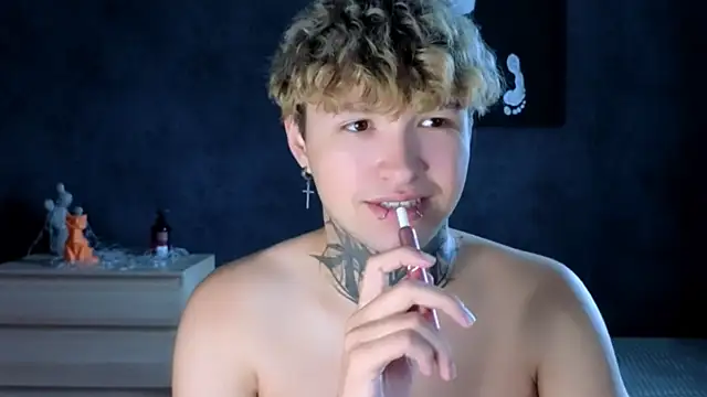Snapshot of JonnyDarkk chatting on July 14, 9:14 am JonnyDarkk online show from July 14, 9:14 am