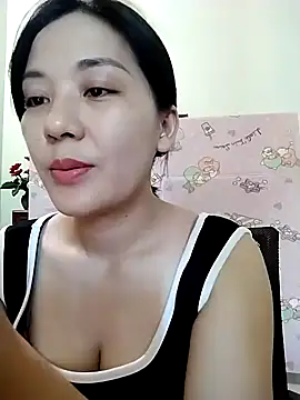 Lyrose 2k online show from July 30, 4:11 am