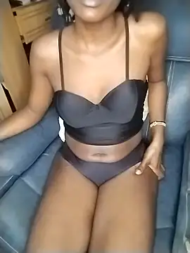 Snapshot of creamydoll3 chatting on July 6, 8:22 pm creamydoll3 online show from July 6, 8:22 pm