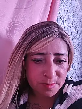 AlexaJonnes online show from August 8, 12:02 am