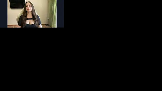 Snapshot of PollyBans chatting on July 3, 10:21 am PollyBans online show from July 3, 10:21 am