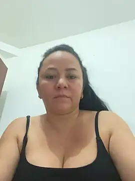 Snapshot of linerasofia chatting on July 3, 12:17 am linerasofia online show from July 3, 12:17 am