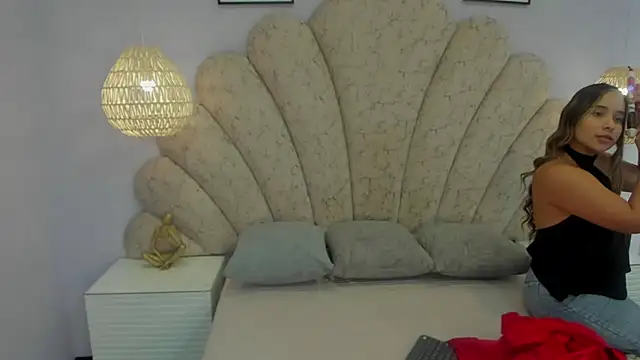 lucycarson  online show from July 9, 2:48 am